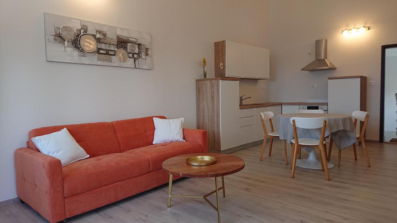 Irena Apartment *